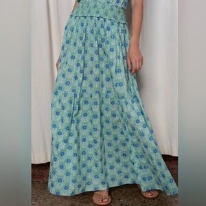 Ophelia & Indigo Floral Blue and Green Women's Skirt size small, NWT.